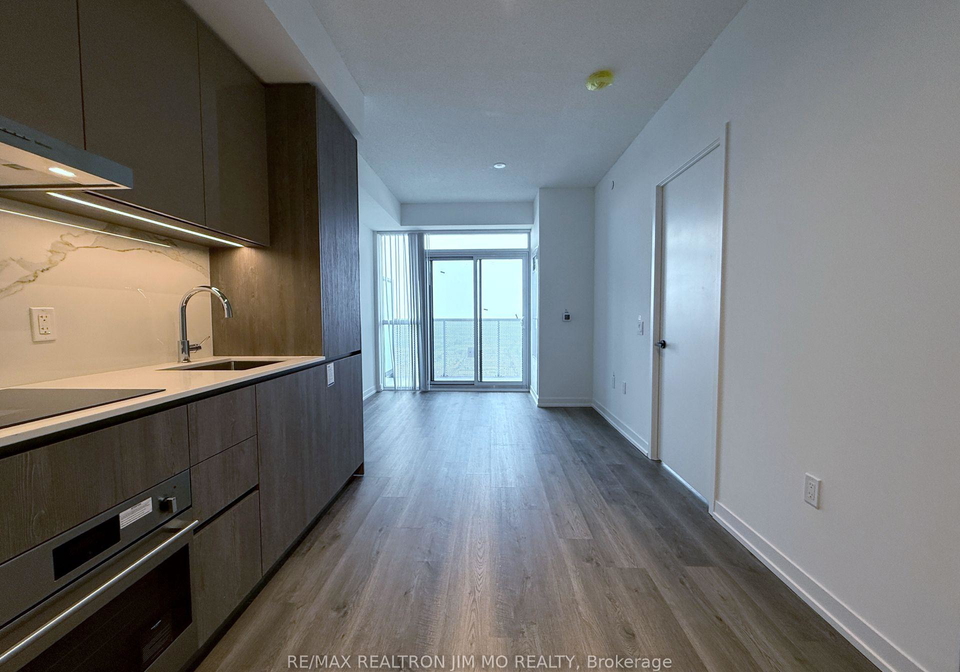 8-interchange-way-vaughan-ontario-n12614742