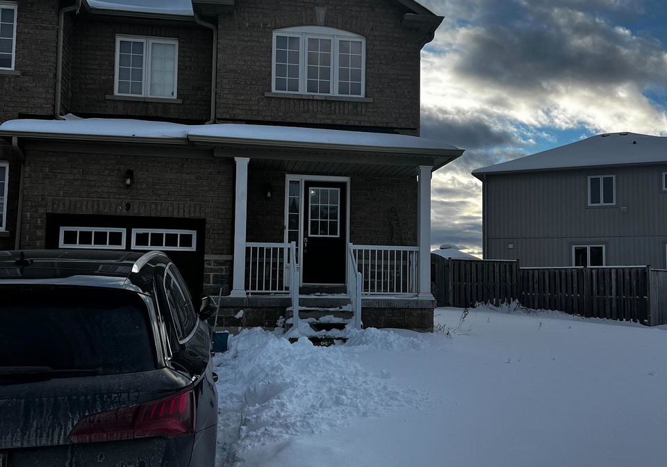 9-admiral-crescent-essa-ontario-n12615526
