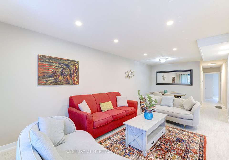 82-harrison-drive-newmarket-ontario-n12616786