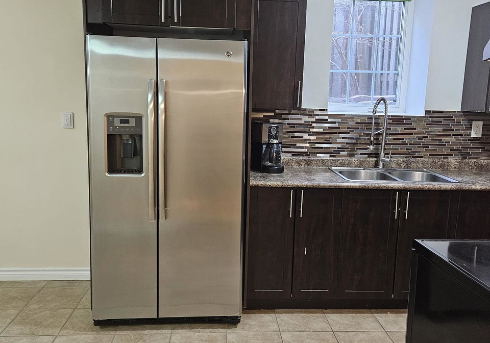 178-keffer-circle-newmarket-ontario-n12616796