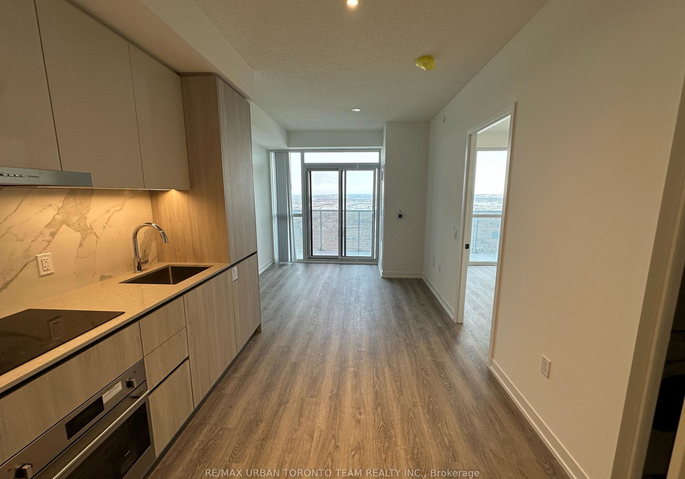 8-interchange-way-vaughan-ontario-n12617378
