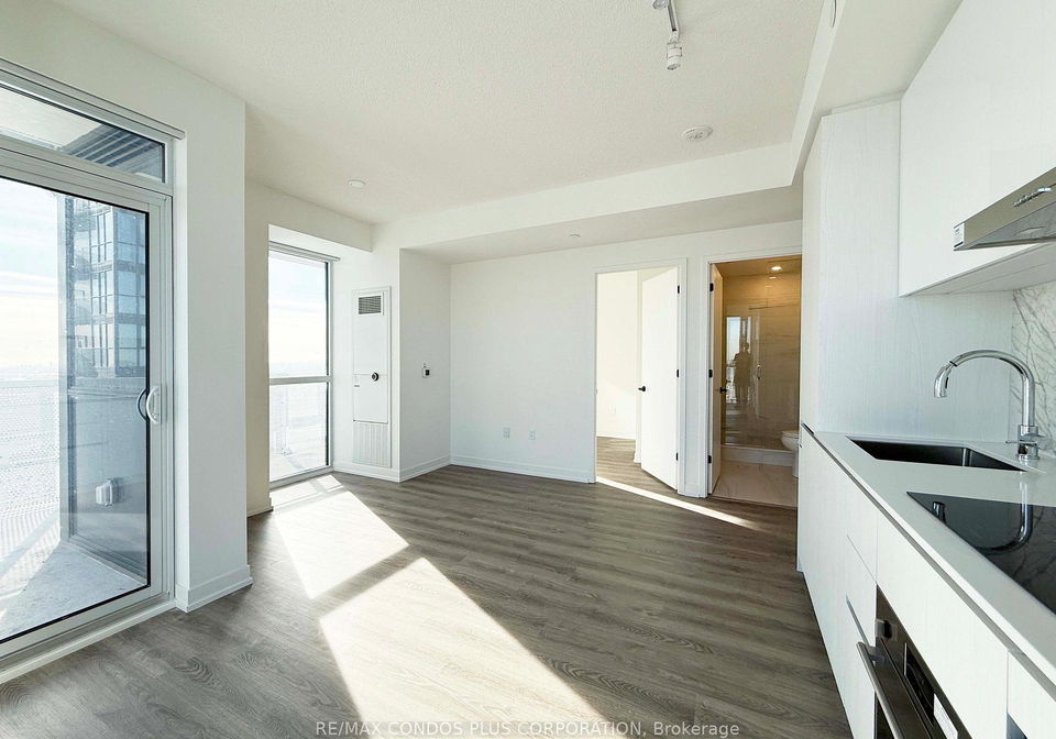 8-interchange-way-vaughan-ontario-n12628546