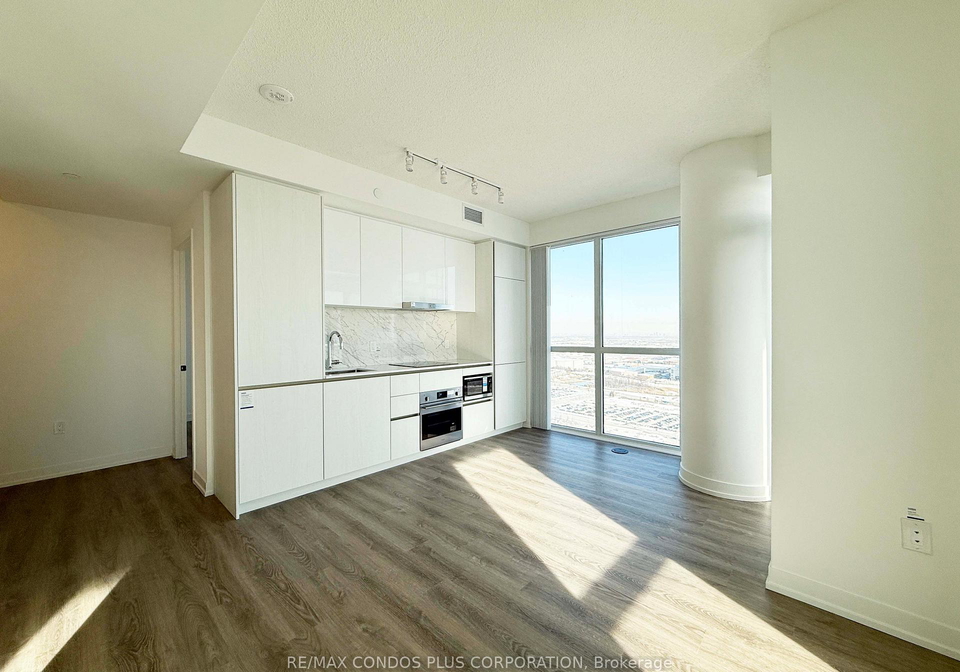 8-interchange-way-vaughan-ontario-n12628546