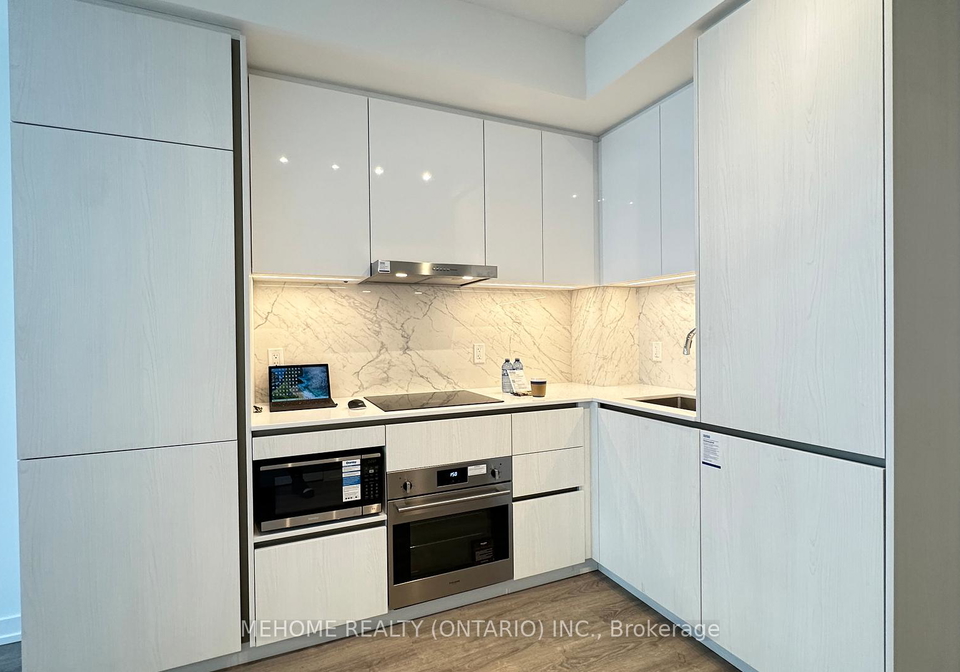 8-interchange-way-vaughan-ontario-n12628912