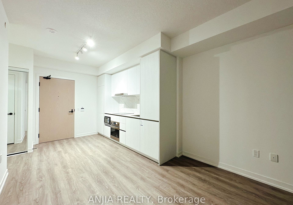 8-interchange-way-vaughan-ontario-n12629140