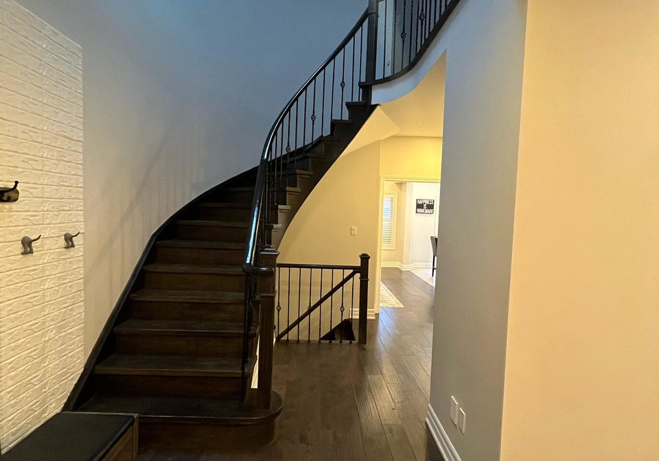 419-seneca-court-newmarket-ontario-n12629196