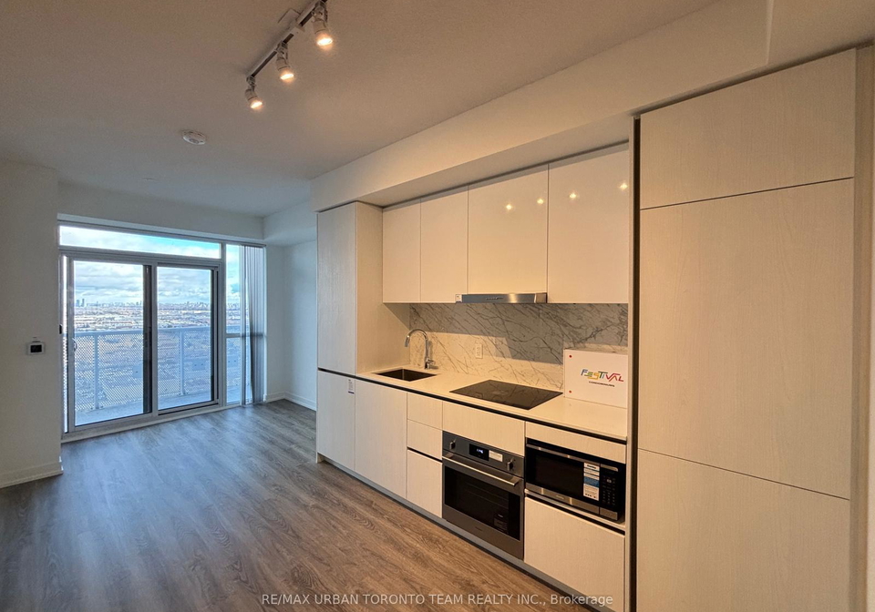 8-interchange-way-vaughan-ontario-n12629316