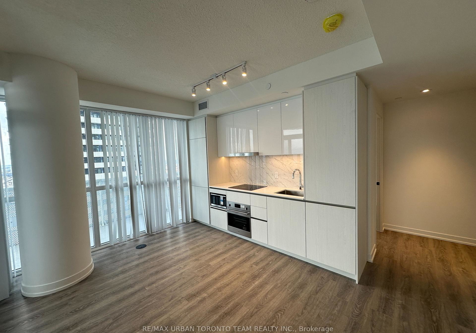 8-interchange-way-vaughan-ontario-n12629964