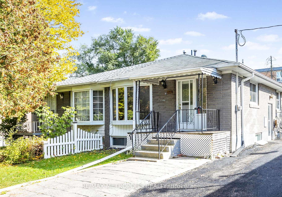 228-penn-avenue-s-newmarket-ontario-n12630312