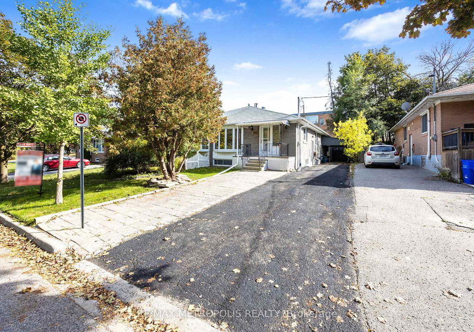 228-penn-avenue-s-newmarket-ontario-n12630456