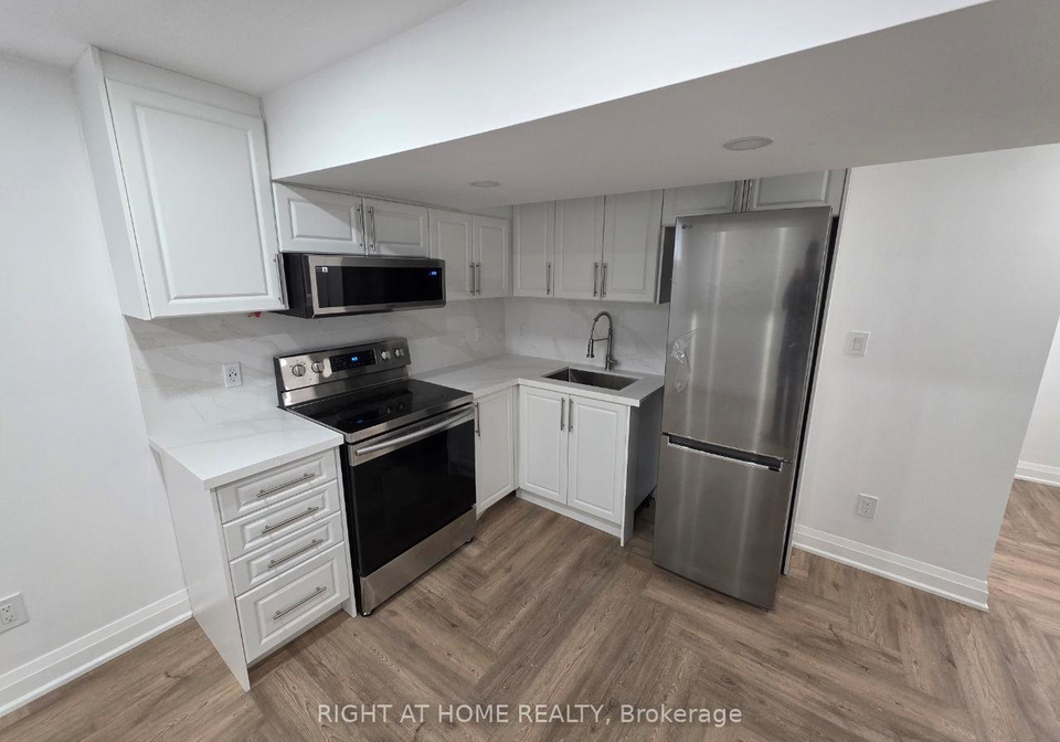 1-huron-court-aurora-ontario-n12632760