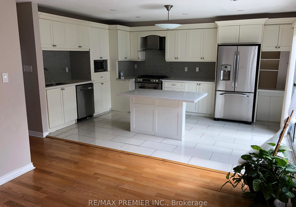26-lucerne-drive-vaughan-ontario-n12635086