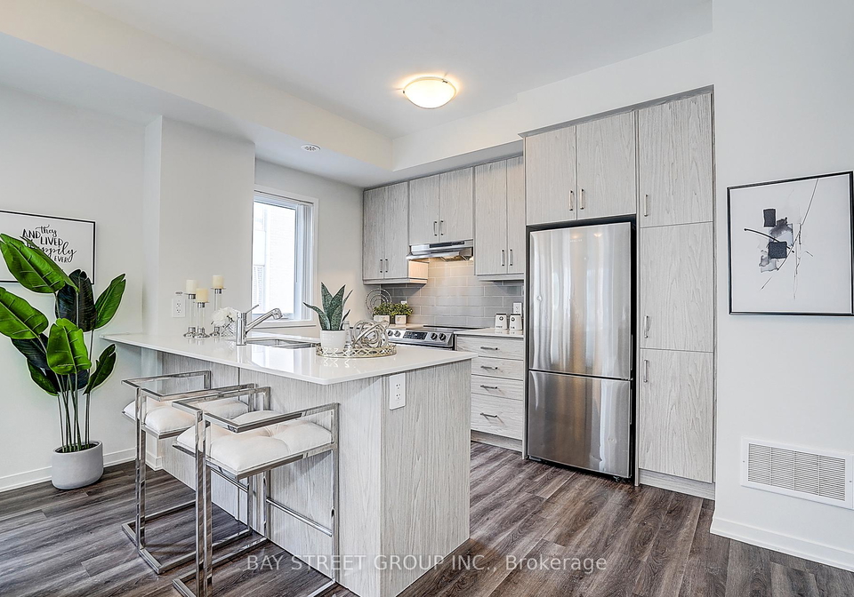 31-honeycrisp-crescent-vaughan-ontario-n12635950