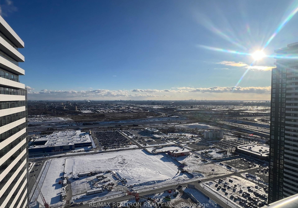 8-interchange-way-vaughan-ontario-n12636070