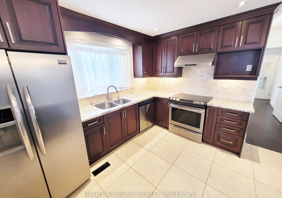 339-boisdale-avenue-richmond-hill-ontario-n12638394