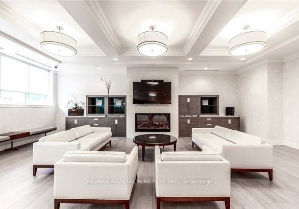 370-highway-7-road-e-richmond-hill-ontario-n12638460