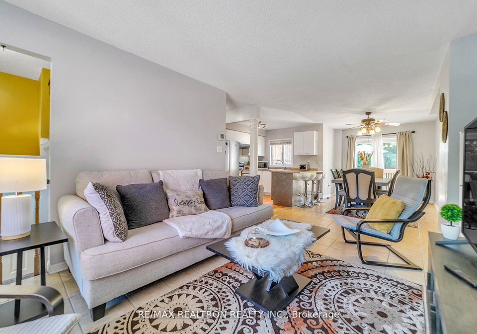 541-bondi-avenue-newmarket-ontario-n12639648
