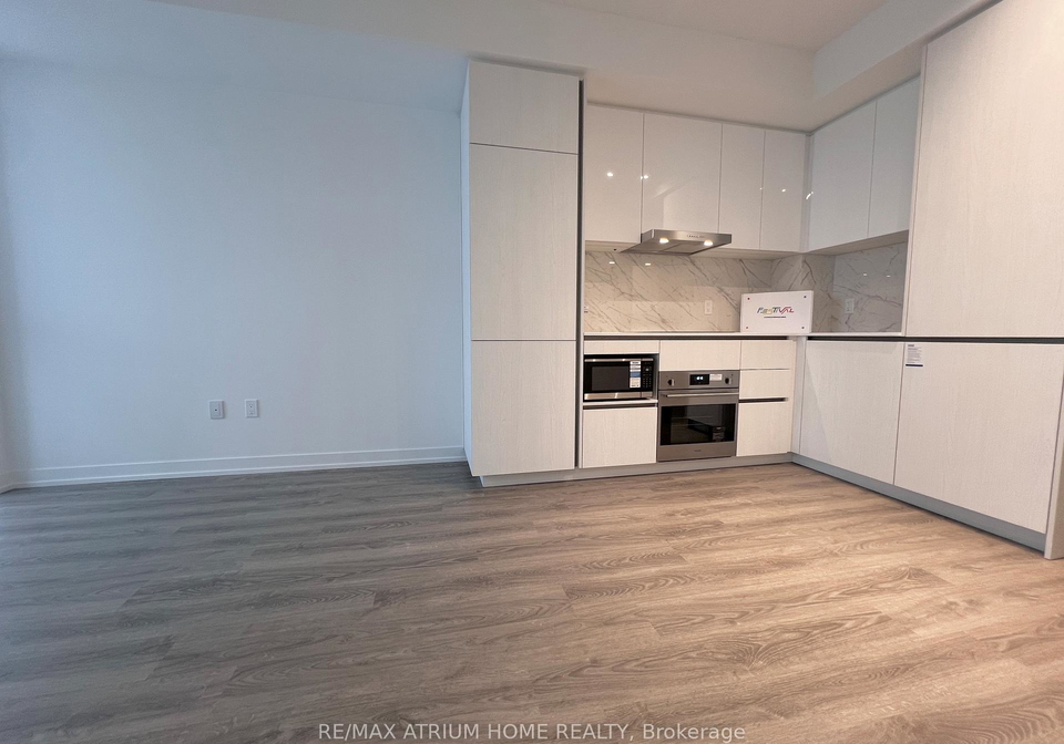 8-interchange-way-vaughan-ontario-n12639654