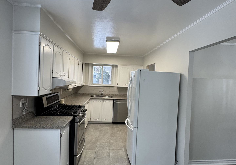 691-irwin-crescent-newmarket-ontario-n12641178