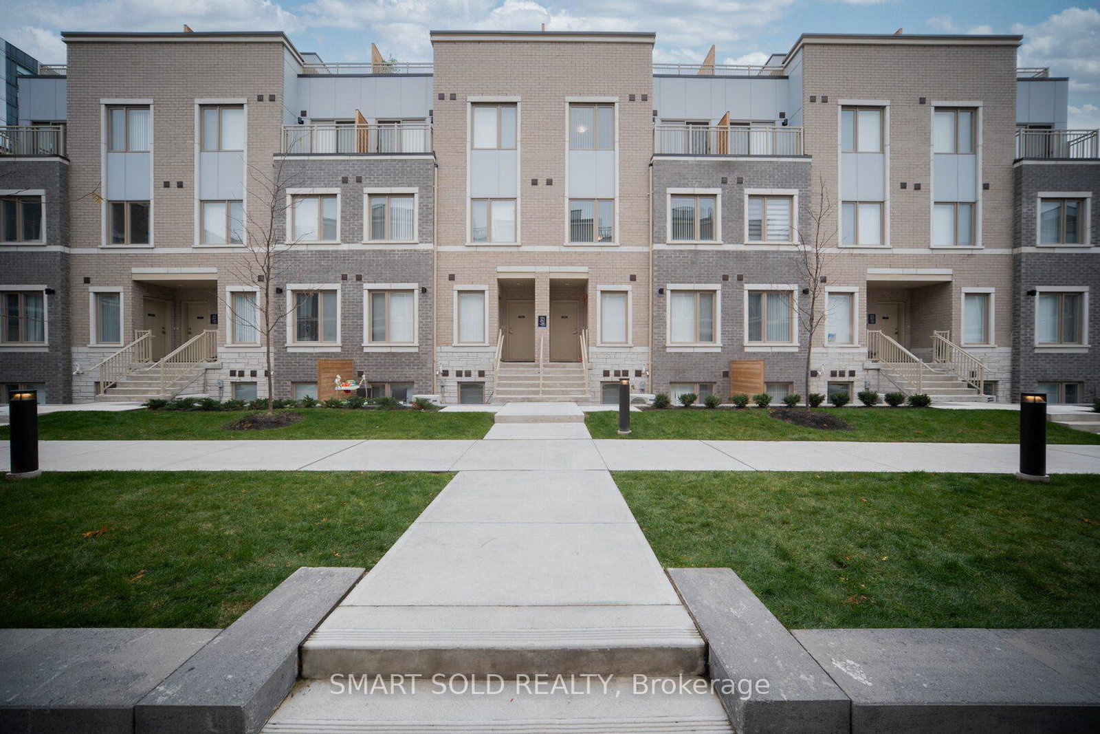 121-honeycrisp-crescent-vaughan-ontario-n12642368