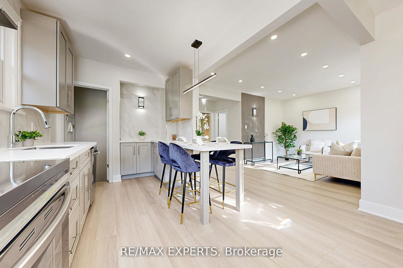 261-helmer-avenue-newmarket-ontario-n12643204
