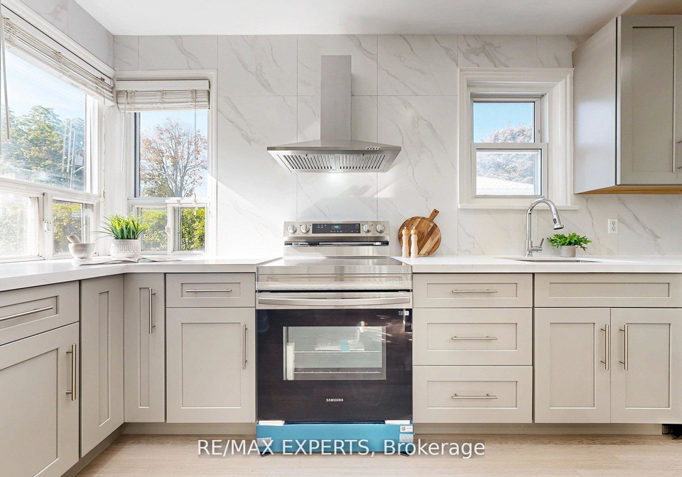 261-helmer-avenue-newmarket-ontario-n12643204