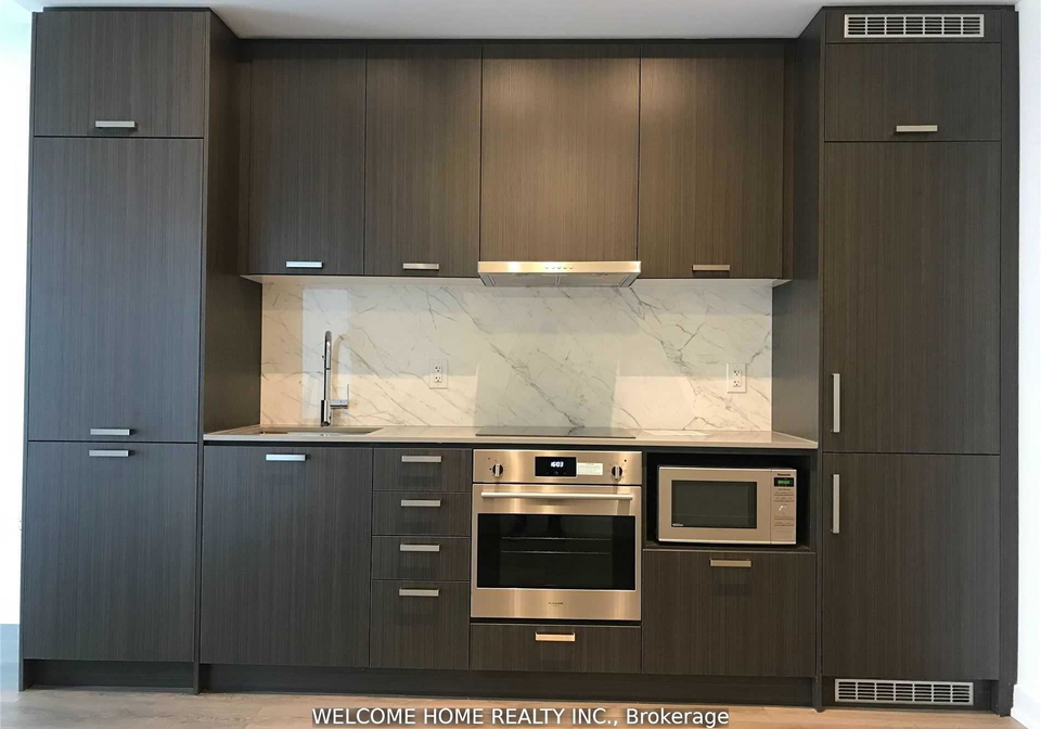 38-honeycrisp-crescent-vaughan-ontario-n12643476