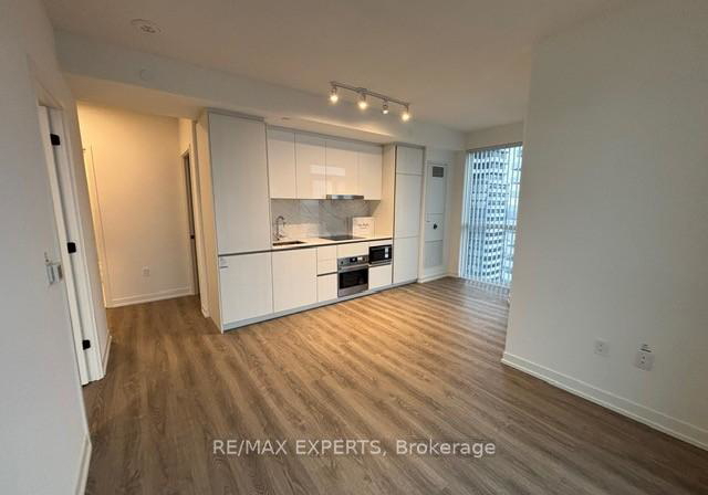 8-interchange-way-vaughan-ontario-n12646356