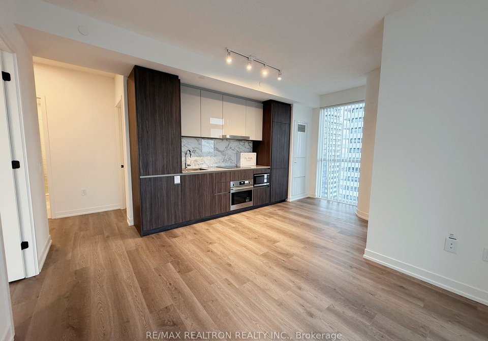 8-interchange-way-vaughan-ontario-n12647386