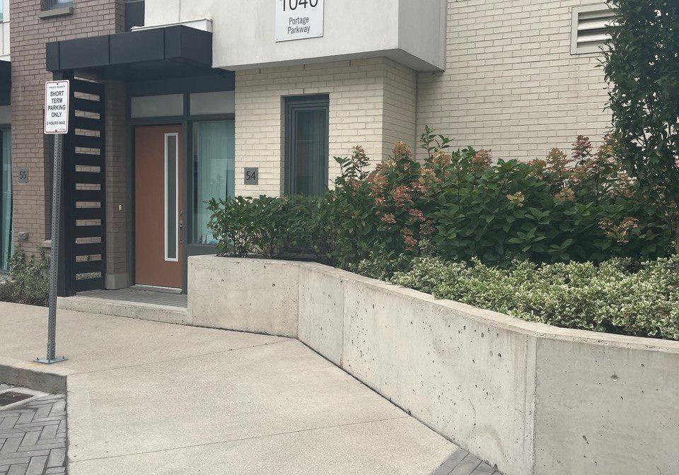1040-portage-parkway-vaughan-ontario-n12647956