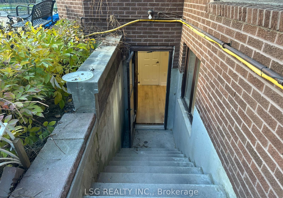 12-brooklet-court-markham-ontario-n12648002