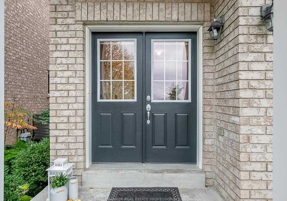 137-four-seasons-crescent-newmarket-ontario-n12649004