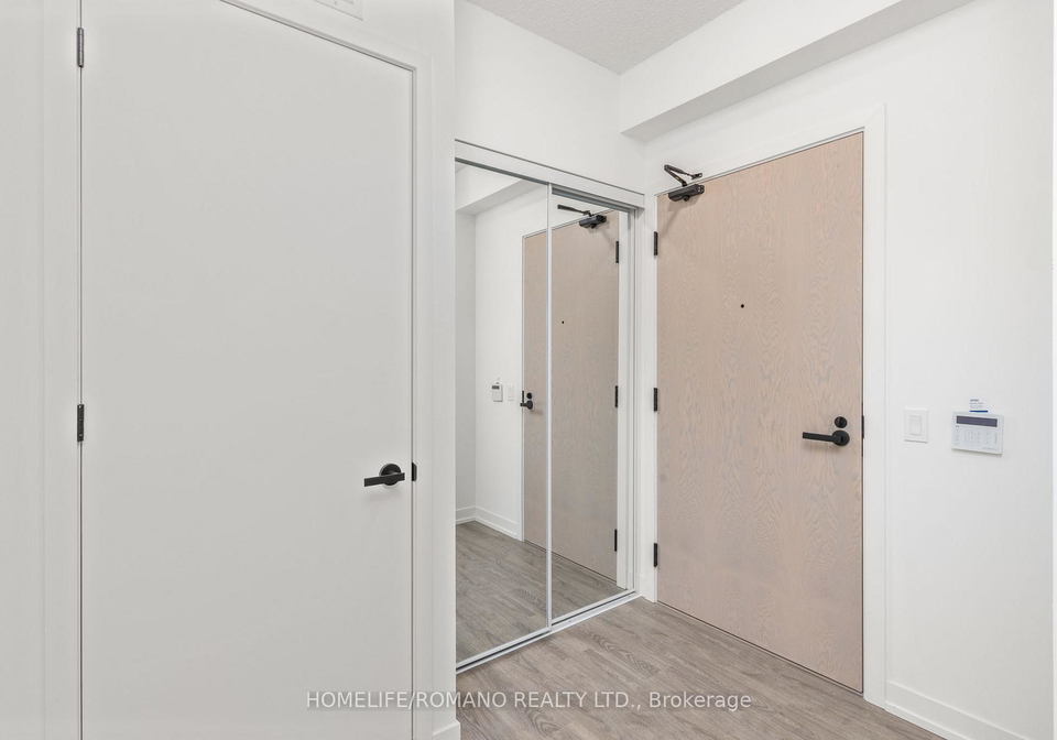 8-interchange-way-vaughan-ontario-n12649742
