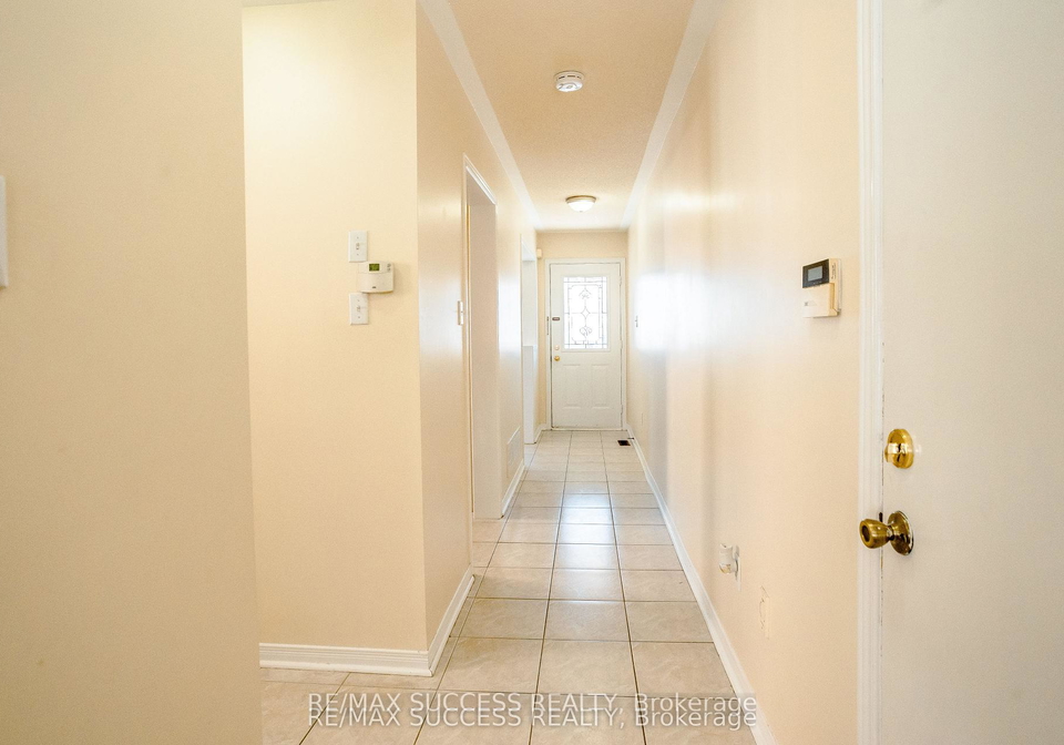 384-flagstone-way-w-newmarket-ontario-n12650976