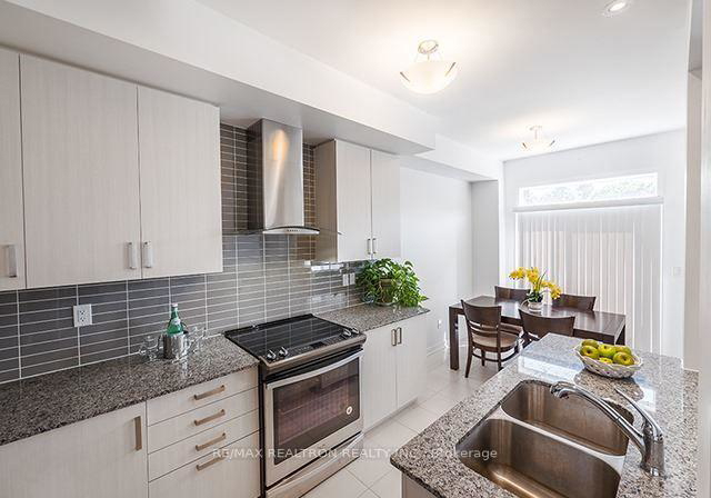 204-bennett-street-newmarket-ontario-n12651248