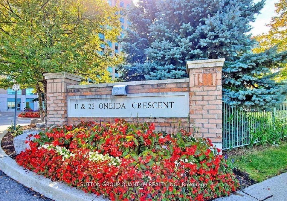 11-oneida-crescent-e-richmond-hill-ontario-n12653778