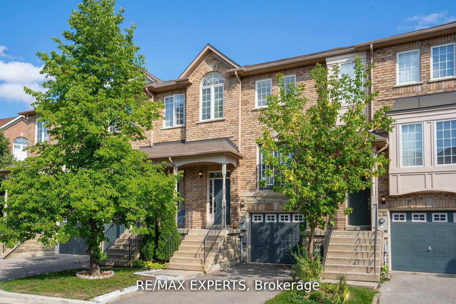 19-foxchase-avenue-vaughan-ontario-n12655960