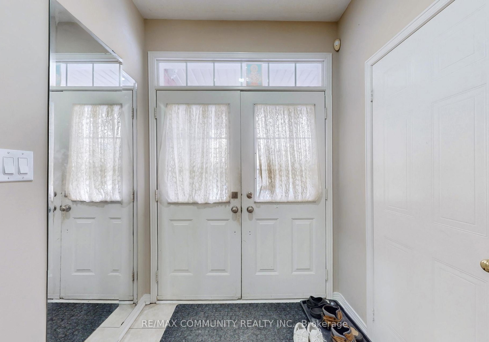 10-oxfordshire-street-markham-ontario-n12657774