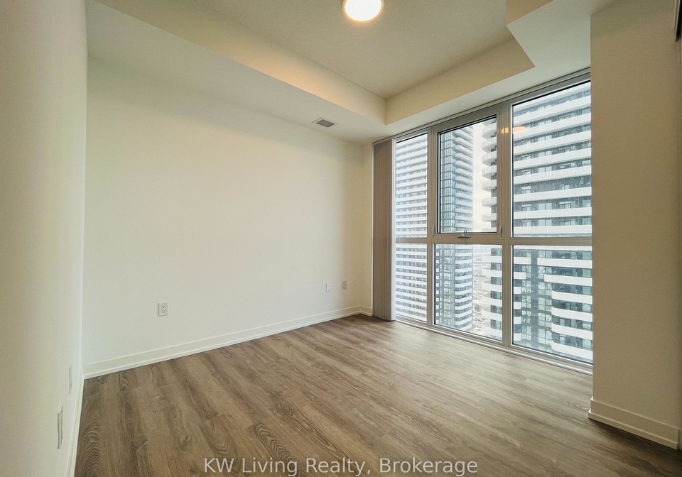 8-interchange-way-vaughan-ontario-n12659452