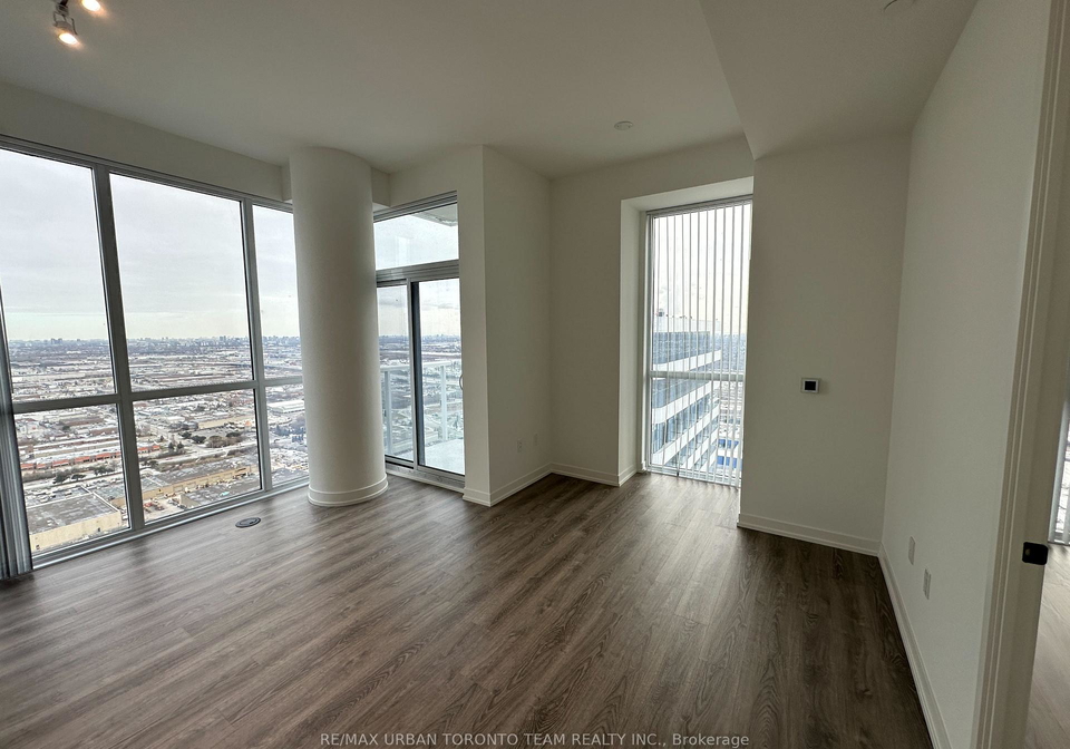 8-interchange-way-vaughan-ontario-n12659658