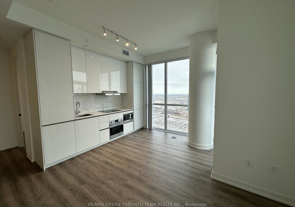 8-interchange-way-vaughan-ontario-n12659658