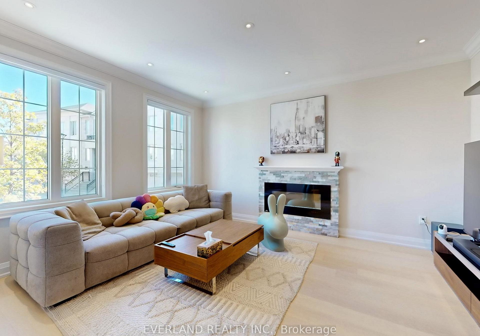 5-point-pelee-lane-richmond-hill-ontario-n12661374