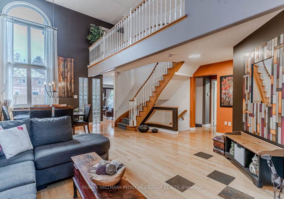 15-charing-crescent-aurora-ontario-n12661554