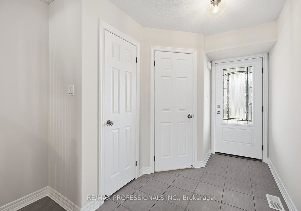 183-hutchinson-drive-new-tecumseth-ontario-n12662966