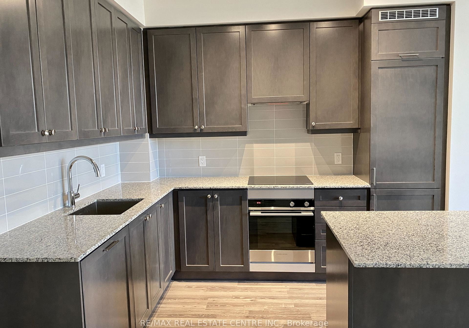 9075-jane-street-vaughan-ontario-n12663104