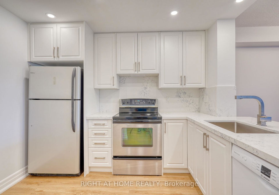 32-clarissa-drive-richmond-hill-ontario-n12666230