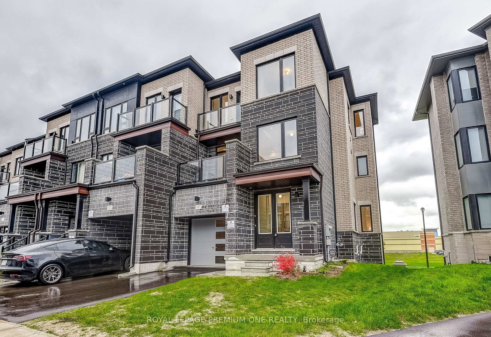 117-tennant-circle-vaughan-ontario-n12669126