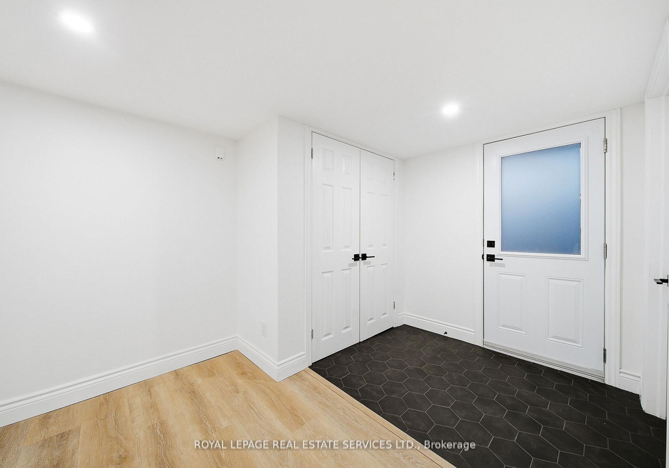6-corbett-crescent-aurora-ontario-n12671572