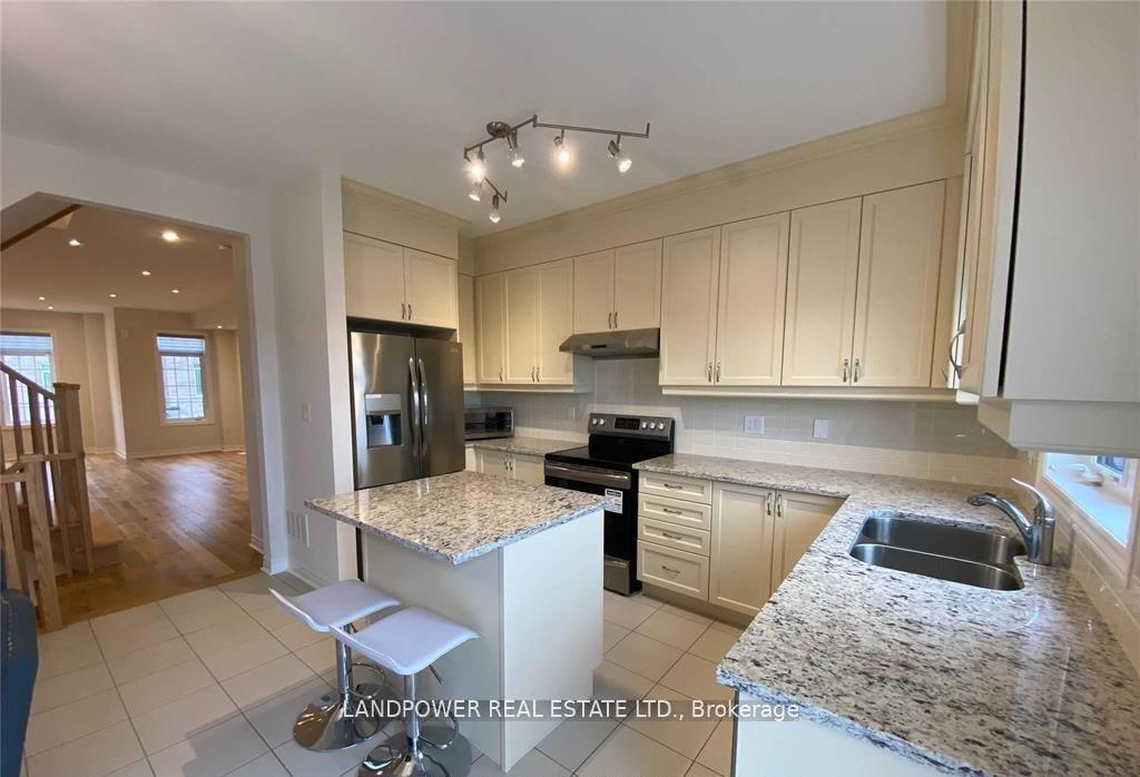 107-gordon-circle-newmarket-ontario-n12672418