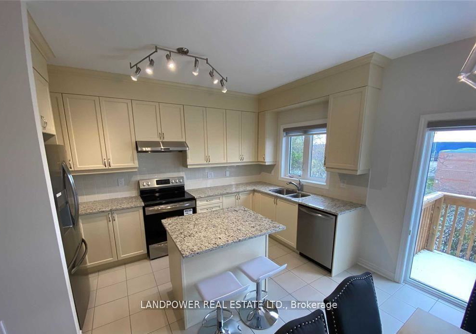 107-gordon-circle-newmarket-ontario-n12672418